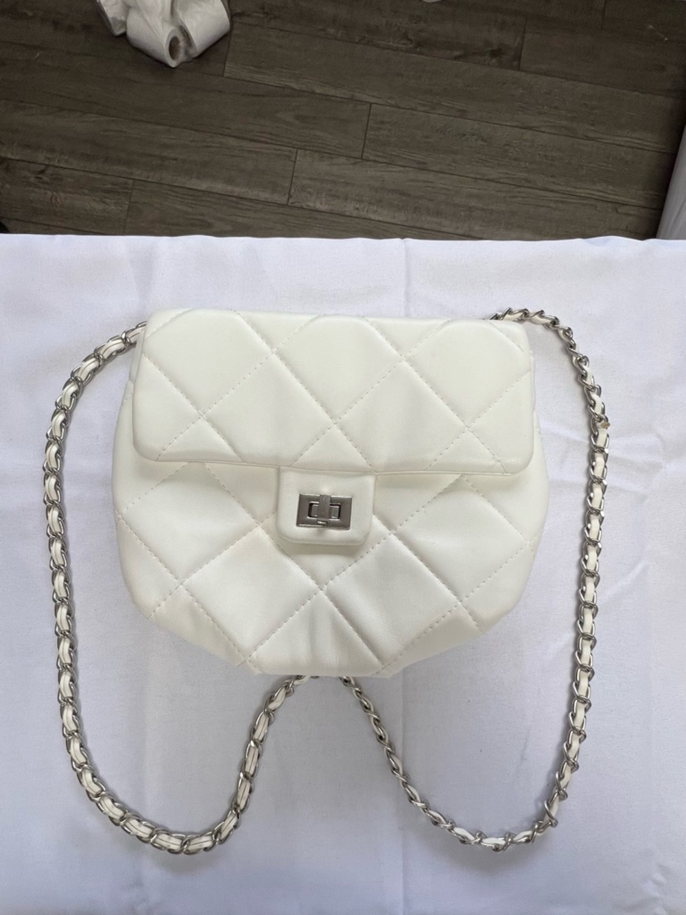 Forever 21 White Quilted Chain-Link Crossbody Bag